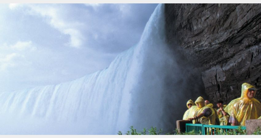 Toronto - Full day tour to Niagara Falls