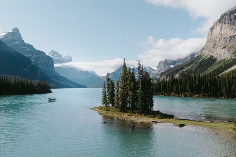 Majestic Rockies Banff to Jasper: Views, Peaks, Adventures