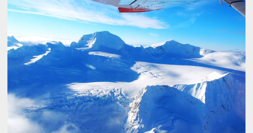 Arctic Day: Chilkoot Pass & Icefields Tour | Sightseeing Flight