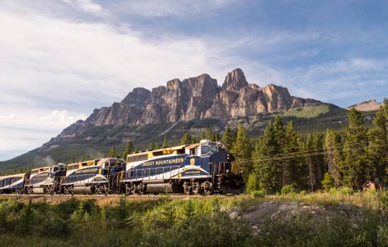 Banff, Jasper & Vancouver Package with RMR Rail