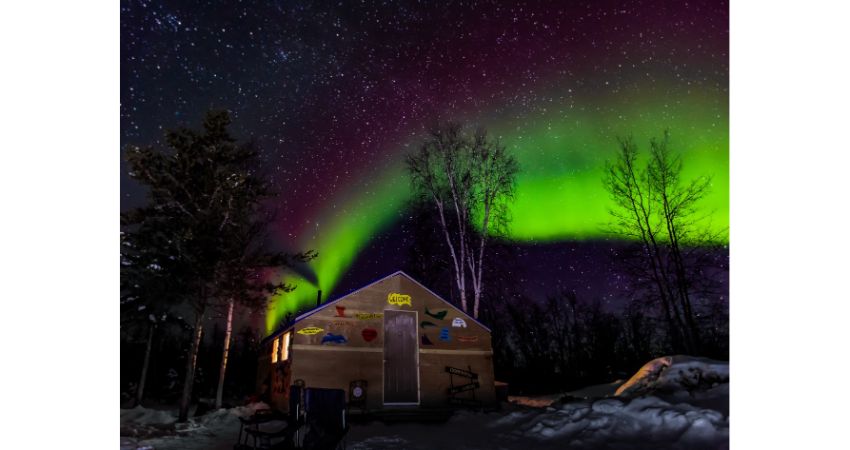 Yellowknife – Northern Lights Package (Winter & Spring)