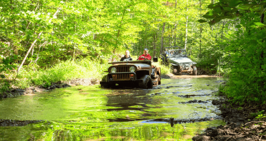 Jeep Adventure through the Laurentides