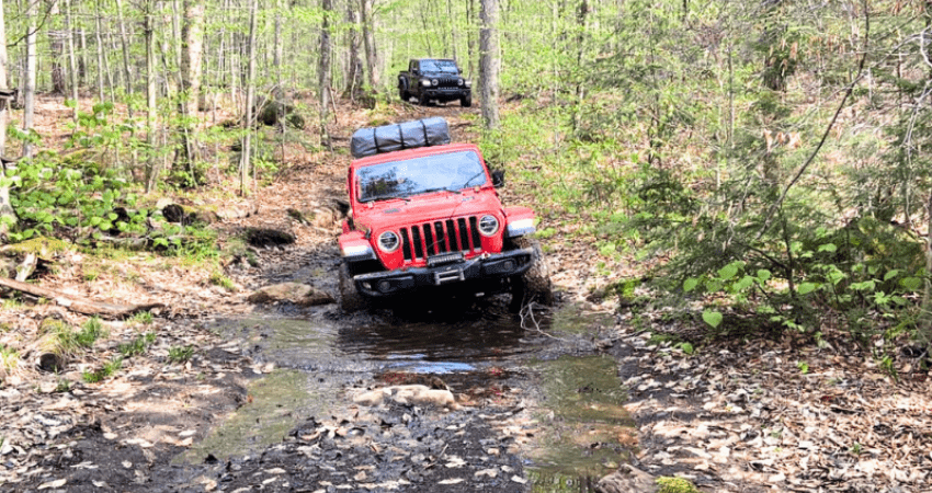 Jeep Adventure through the Laurentides