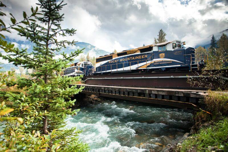 Rocky Mountaineer - First Passage to the West 