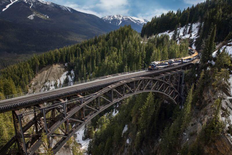 Rocky Mountaineer - First Passage to the West 