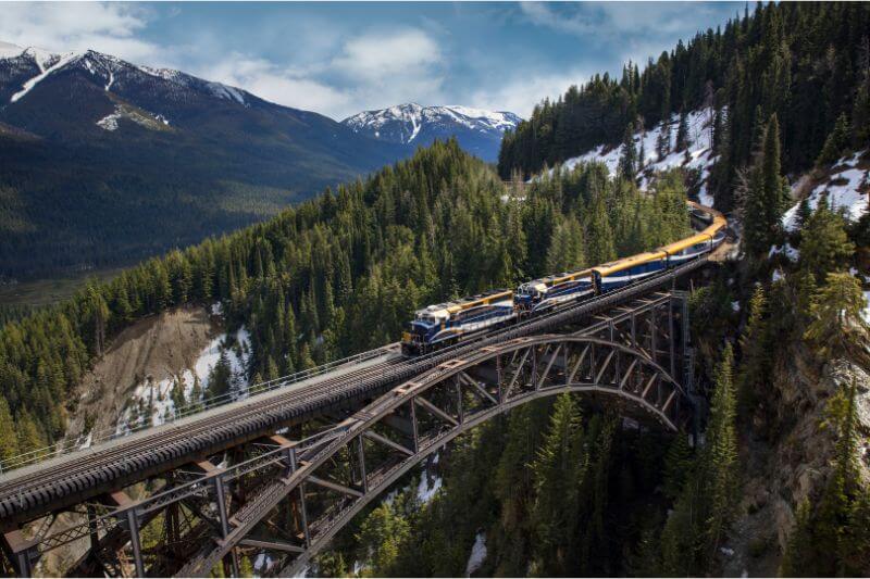 Rocky Mountaineer - Journey through the Clouds 