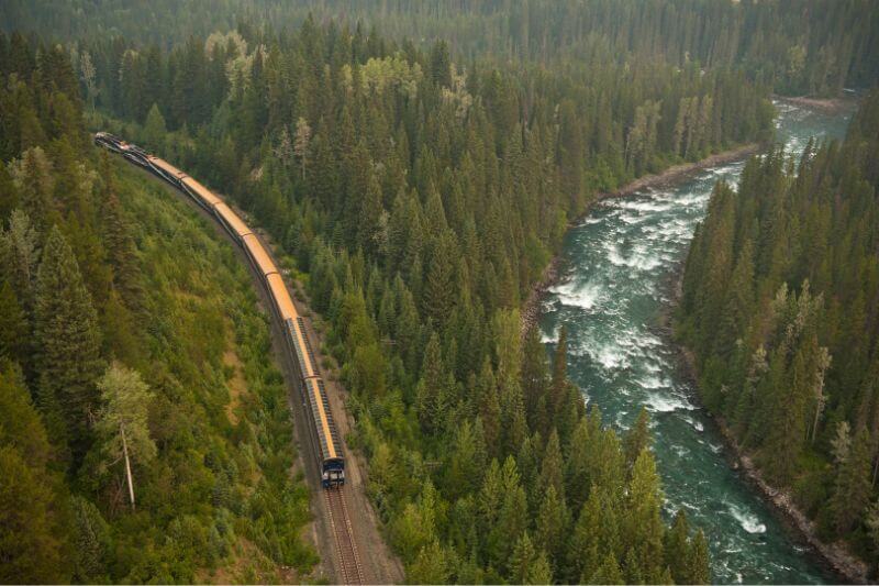 Rocky Mountaineer - Journey through the Clouds 