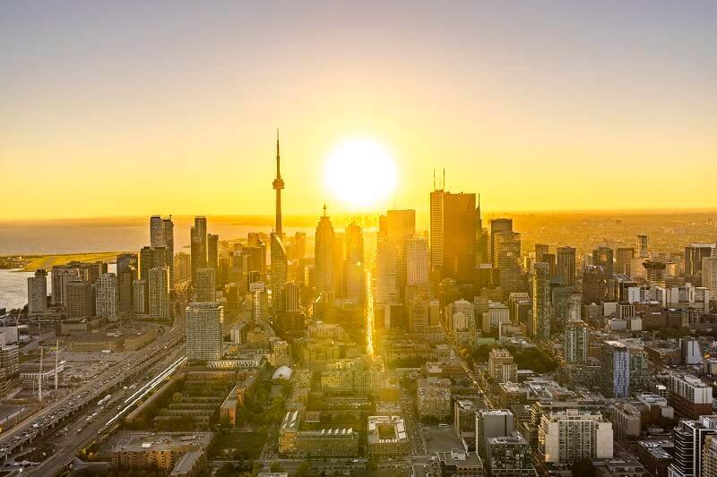 Discover Unmatched Luxury in Toronto & Niagara Falls