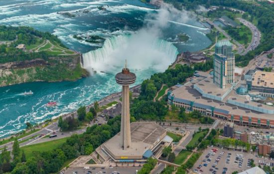 Discover Unmatched Luxury in Toronto & Niagara Falls