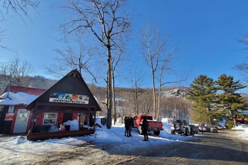 Laurentians Winter Adventure: Lake Morency's Natural Thrills