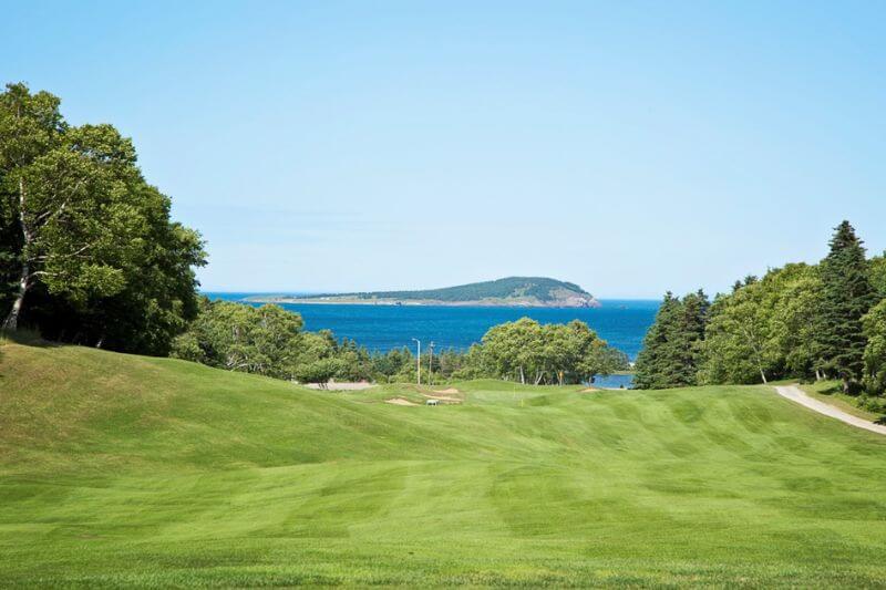 Cape Breton Luxury Golf Tours: Coastal Splendor Meets Golfing Excellence