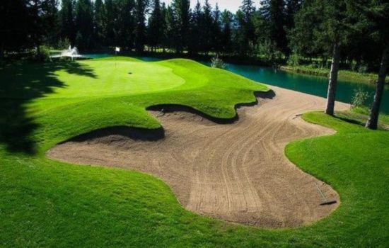 Hit the Links on the Fairways of Canmore & Banff: A Luxurious Golf Getaway!