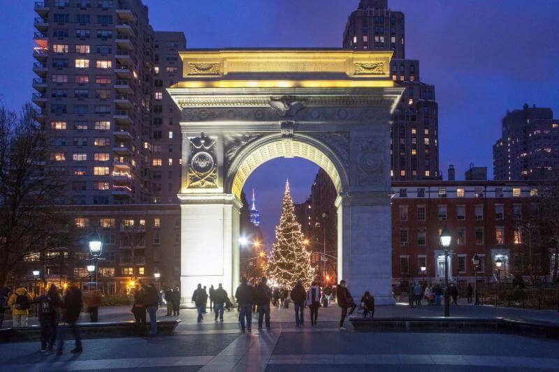 Discover New York’s Christmas Magic: Iconic Sights & Festive Delights 