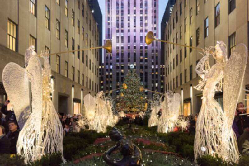 Discover New York’s Christmas Magic: Iconic Sights & Festive Delights 