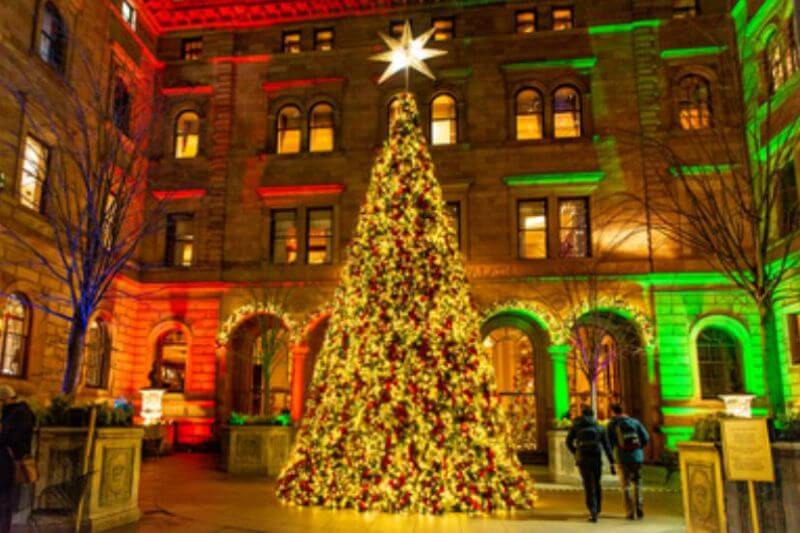 Discover New York’s Christmas Magic: Iconic Sights & Festive Delights 