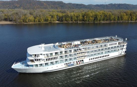 Sail Through America's Heartland: Adventure Awaits on the Ohio River!