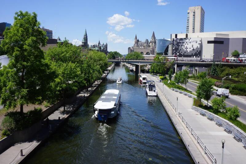 Explore Eastern Canada’s Best: Iconic Landmarks, Scenic Beauty, & Adventure 