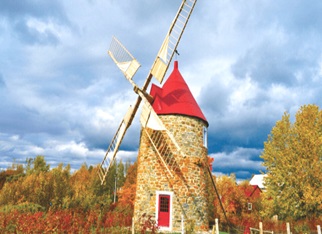 Exclusive Private Fall Colors Tour of Charlevoix with Tomato Wine Tasting