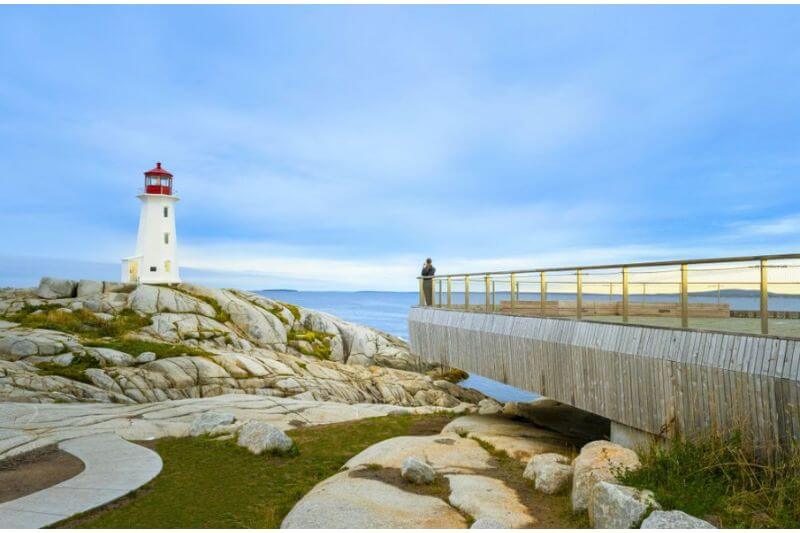 Luxury Private Tour to Peggy’s Cove: Explore in Style!