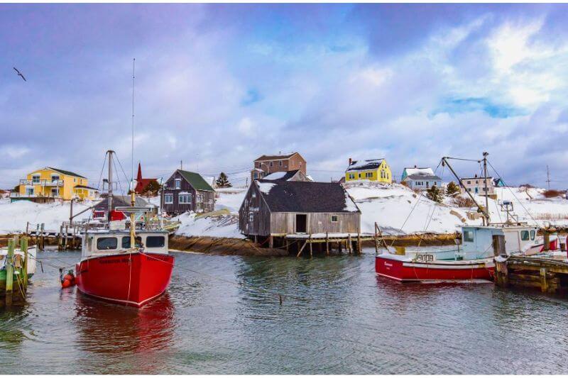 Luxury Private Tour to Peggy’s Cove: Explore in Style!