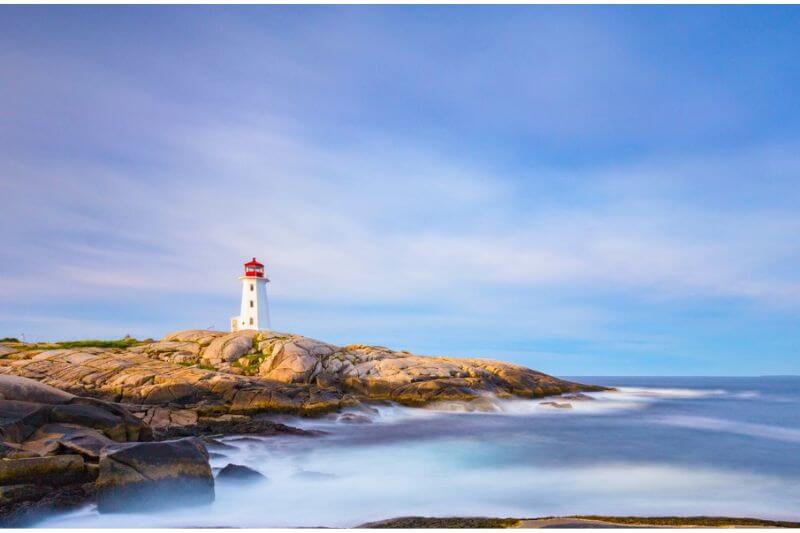 Luxury Private Tour to Peggy’s Cove: Explore in Style!