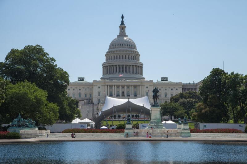 Uncover DC's Magic: Exciting Tour and Boat Ride