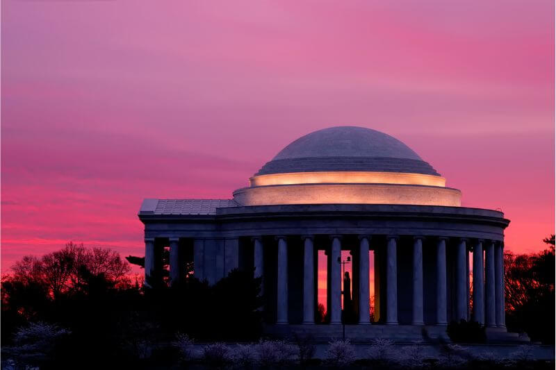 Uncover DC's Magic: Exciting Tour and Boat Ride