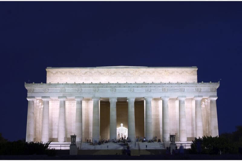 Uncover DC's Magic: Exciting Tour and Boat Ride