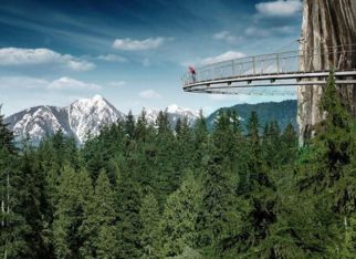 Iconic Canadian Rockies & Coastline Tour