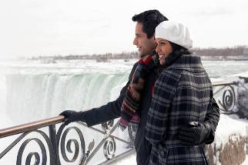 Romantic Niagara Escape: Falls & Vineyards