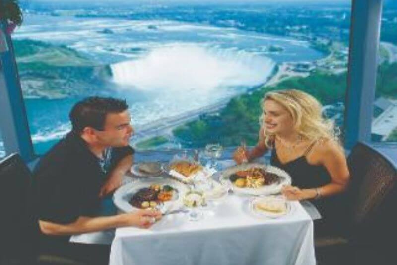 Romantic Niagara Escape: Falls & Vineyards