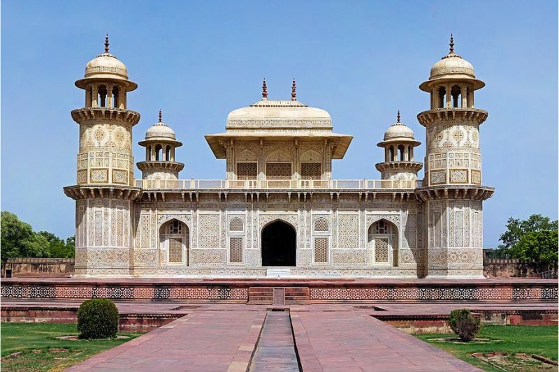 Royal India Unveiled: Taj, Temples, Ganges & Timeless Wonders