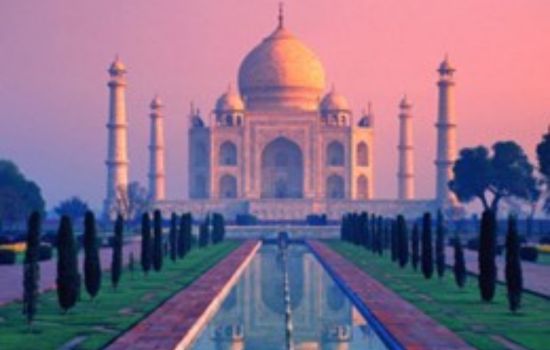 Royal India Unveiled: Taj, Temples, Ganges & Timeless Wonders