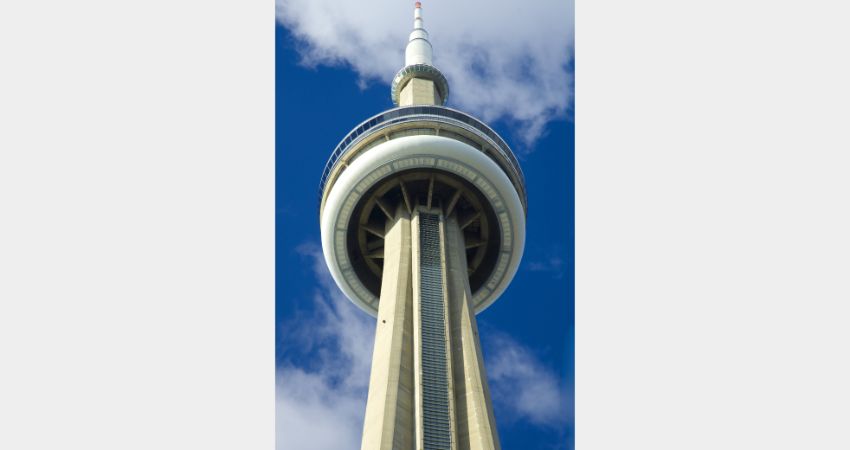 Toronto – CN Tower – Lookout Level & Glass Floor + Lunch at 360 Degrees Restaurant