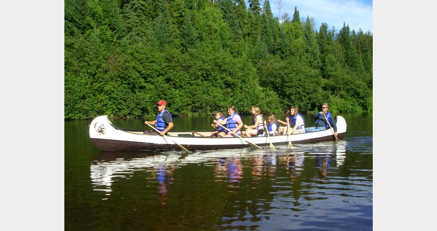 Black Bear Observation, Rabaska Canoeing, Canyon & Amerindiens (4 Hours) –  La Baie (Saguenay Area)